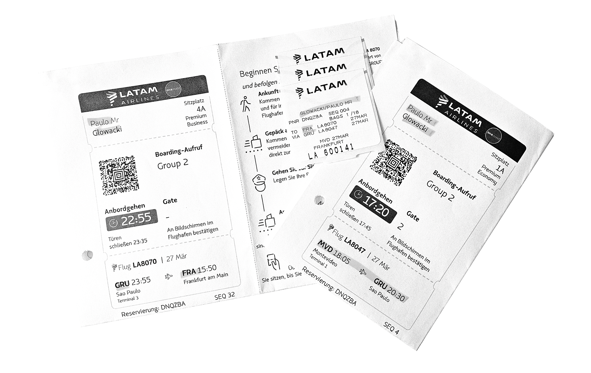 Das Bild zeigt eine schwarz-weiß Grafik der Flugtickets von Paulo Glowacki.